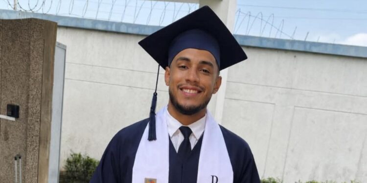 Sebastián Brito recibiría hoy su título de abogado; su familia aún espera justicia por su asesinato