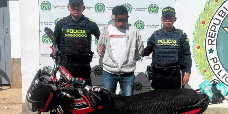 Capturan a hombre que se movilizaba en motocicleta requerida por la justicia en Uribia