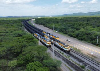 Cerrejón anuncia suspensión de operaciones por bloqueo en la línea férrea y reitera llamado al diálogo