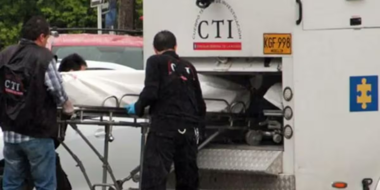 Investigan hallazgo del cuerpo de una mujer en apartamento turístico de Bogotá