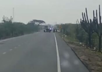 Hombres armados asaltan un vehículo en la vía Maicao–Riohacha; no hubo heridos