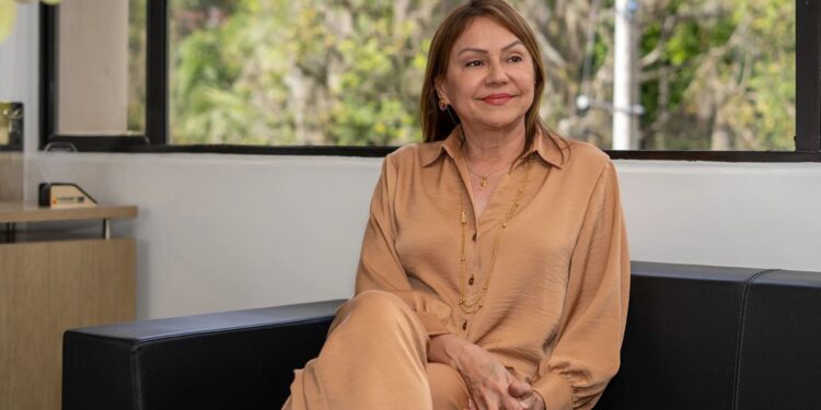 Abelardo de la Espriella designa a María Nohemí Arboleda como ministra de Minas y Energía