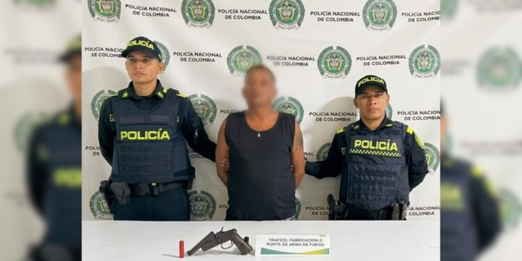 Capturan a hombre que transportaba un arma artesanal oculta en una carga de fruta en Fonseca