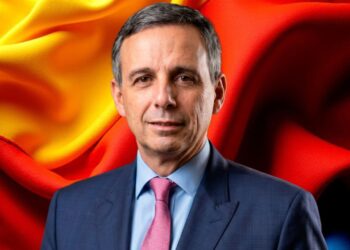 Abelardo de la Espriella anuncia a Miguel Gómez Martínez como próximo ministro de Hacienda