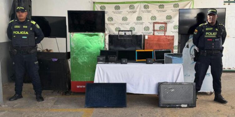 Intervienen dos establecimientos por presuntas apuestas ilegales en Maicao: incautan equipos de operación