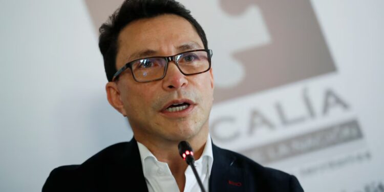 Condenan a Carlos Caicedo por irregularidades en contratación del sistema de salud de Santa Marta