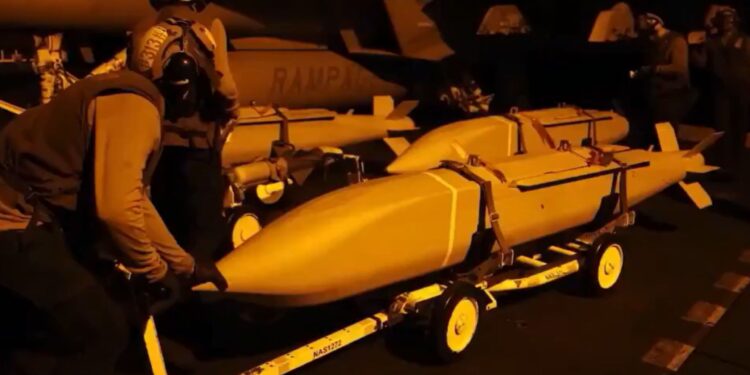 EE. UU. intensifica bombardeos contra Irán; conflicto deja 16 militares estadounidenses muertos