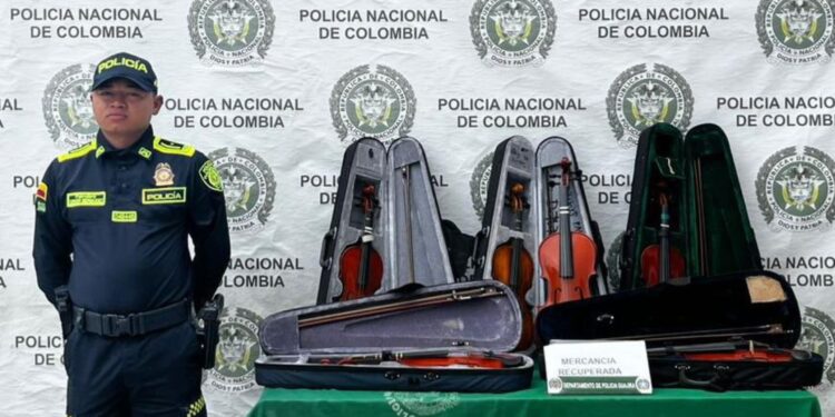 Policía recupera seis violines hurtados de una fundación cultural en Riohacha