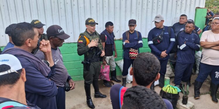 Policía fortalece acciones preventivas con productores bananeros en zona rural de Riohacha