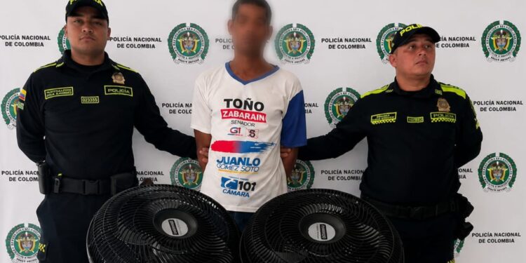 Capturan en flagrancia a un hombre por hurto y recuperan elementos de una institución educativa en zona rural de Dibulla
