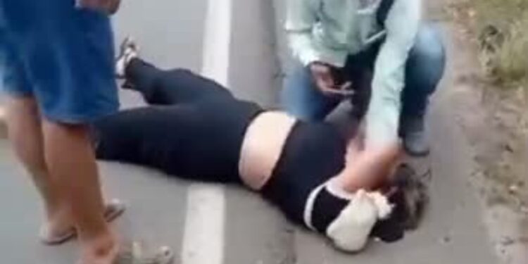 Joven motociclista resulta lesionada tras accidente en la vía entre Urumita y Villanueva