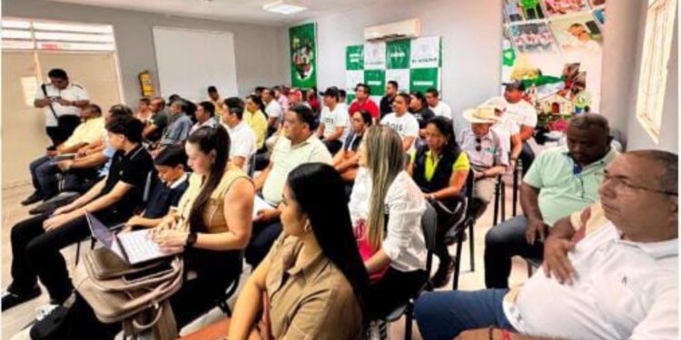Socializan proyecto para rehabilitar el Viejo Ramal que conecta a El Molino con Villanueva