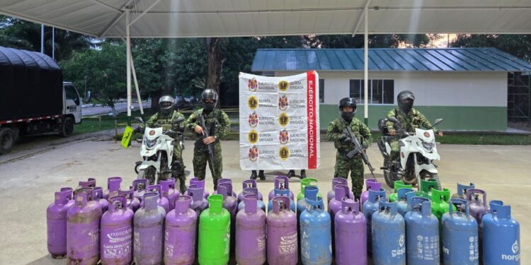 Incautan 41 cilindros utilizados por el ELN para almacenar hidrocarburos en el Magdalena Medio
