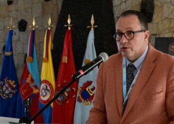Fiscalía judicializa a exviceministro de Defensa por presuntas irregularidades en contrato de USD 32 millones