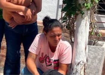 Investigan presunto caso de hurto en supermercado de Villanueva; dos mujeres fueron retenidas