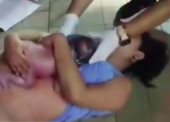 Mujer dio a luz frente a una clínica en Cartagena; autoridades abren investigación