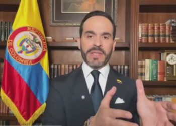 De la Espriella acusa a Petro y Cepeda de promover un plan para mantenerse en el poder