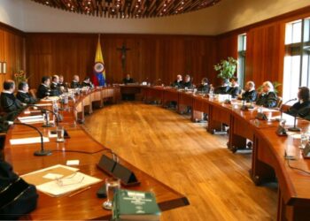 Corte Constitucional pide penalizar difusión de contenido íntimo sin consentimiento