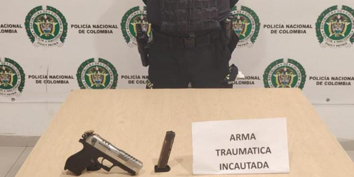 Incautan arma traumática sin documentación durante operativos de control en Riohacha