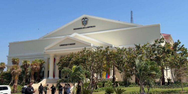 Abelardo De la Espriella activa su sede alterna de despacho presidencial en Barranquilla