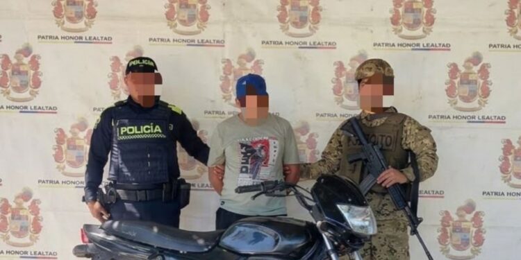Capturan a un hombre e incautan motocicleta durante operativos de control en Distracción