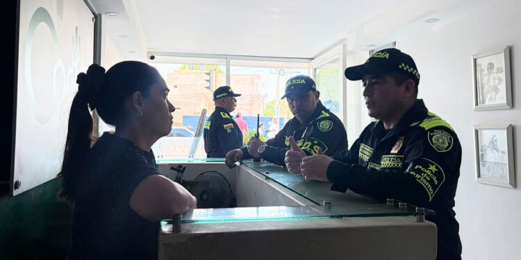 Policía refuerza controles en zona comercial y hotelera de Riohacha