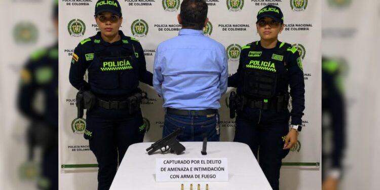 Capturan a hombre señalado de amenazar a una mujer con arma de fuego en Villanueva