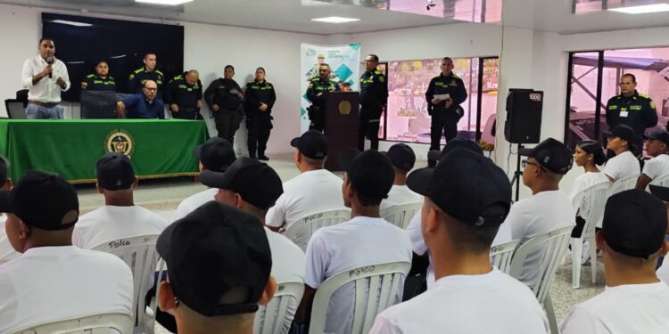70 jóvenes inician formación como auxiliares de Policía en La Guajira