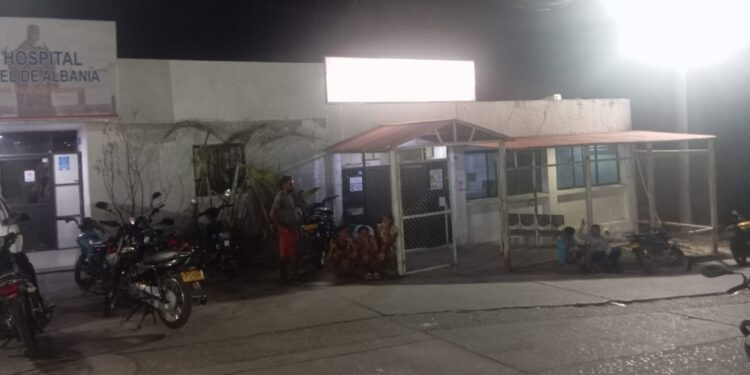 Dos motociclistas resultan heridos tras ser arrollados en la vía Albania-Porciosa: conductor habría huido del lugar
