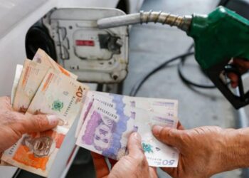 Gasolina y ACPM no aumentarán en septiembre: Gobierno congela tarifas tras terremoto en Colombia