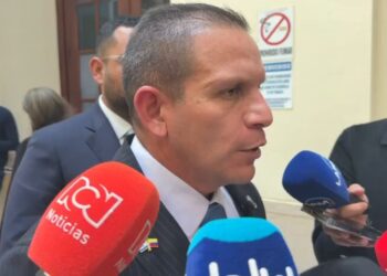 Radican reforma constitucional para que militares y policías activos puedan votar en Colombia