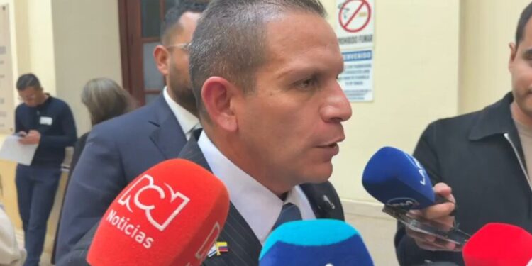 Radican reforma constitucional para que militares y policías activos puedan votar en Colombia