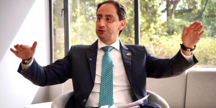 José Manuel Restrepo desmiente decreto sobre retiro forzoso de funcionarios pensionados