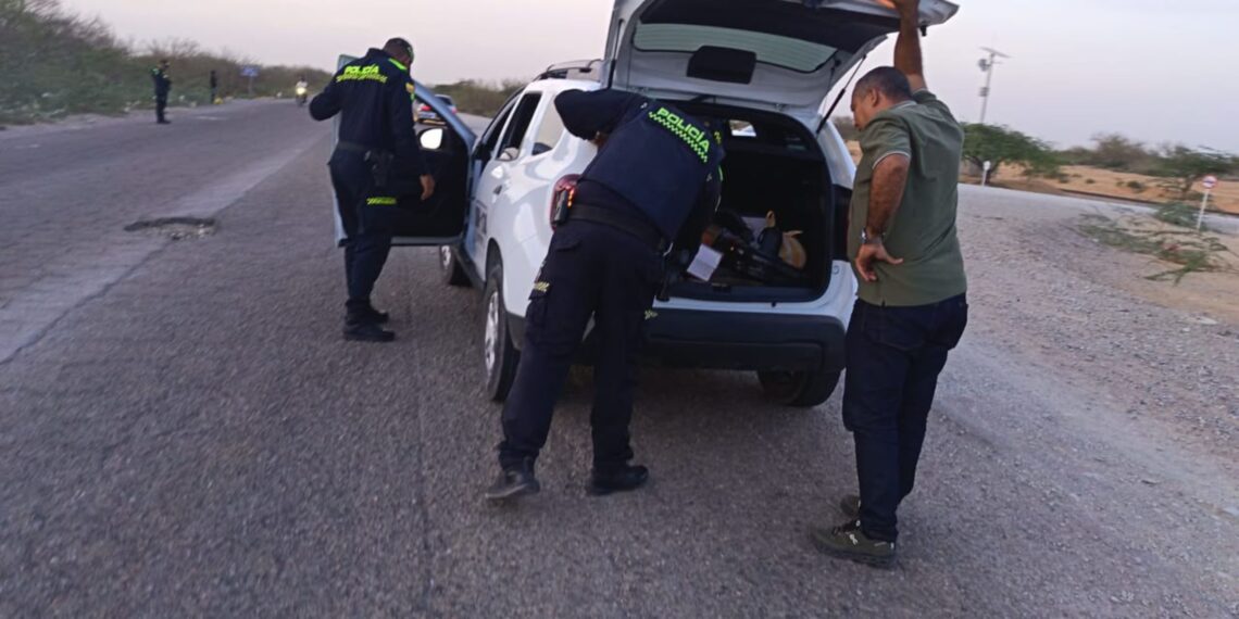Policía refuerza controles de seguridad en los principales ejes viales de Uribia