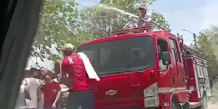 Polémica en Tolima por uso de carro de bomberos durante fiestas de Coello