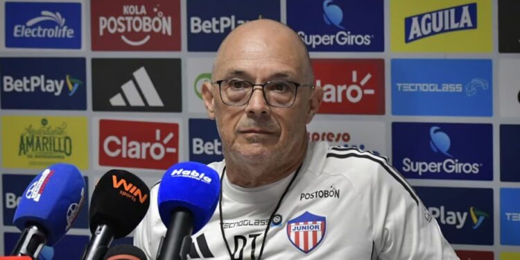 Junior FC anuncia la salida de Alfredo Arias como director técnico