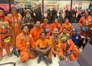Topos Azteca de México llegan a Cali para apoyar rescate tras terremoto