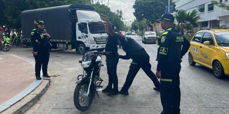 Policía refuerza seguridad turística en Riohacha con campaña “Turismo Sano y en Paz”
