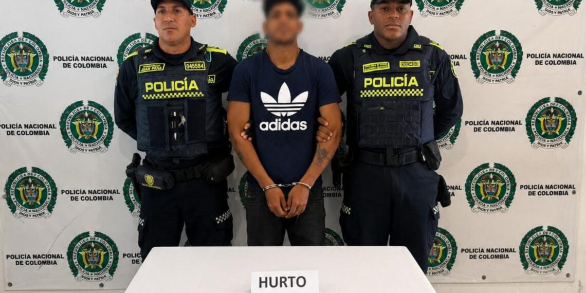 Capturan a un hombre señalado de hurtar un casco en un centro comercial de Riohacha