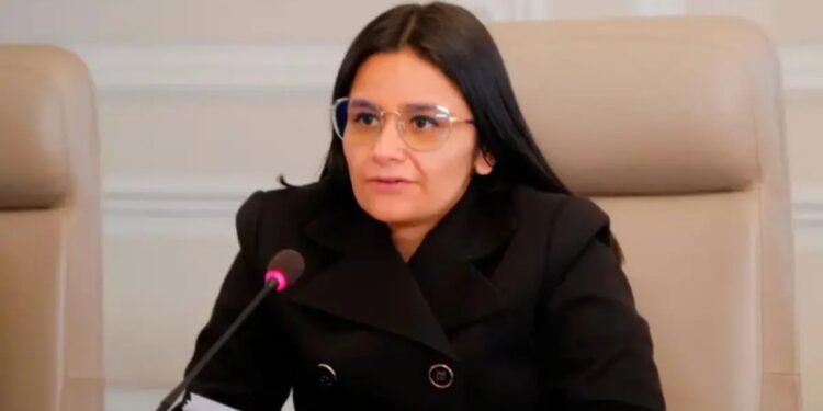 Fiscalía solicita prueba toxicológica a Angie Rodríguez tras recientes denuncias de corrupción