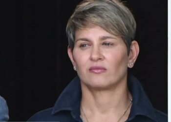 Alcocer afirma que su viaje fue programado antes de la indagación por audios de Eva Ferrer