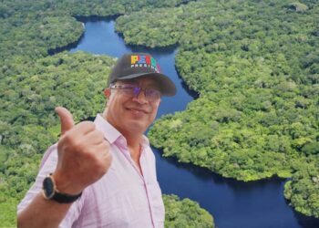 Petro deja protegida el 42 % del país al declarar reserva ambiental en la Amazonía