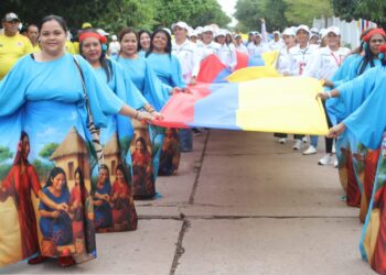 Villanueva conmemoró el 7 de Agosto con desfile patrio y celebración del barrio 7 de Agosto