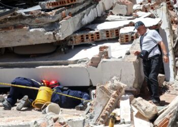 Balance del terremoto sube a 314 muertos y 262 desaparecidos en Colombia