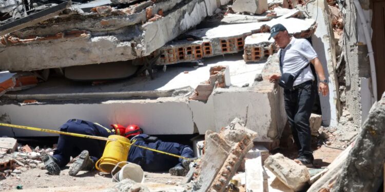 Balance del terremoto sube a 314 muertos y 262 desaparecidos en Colombia