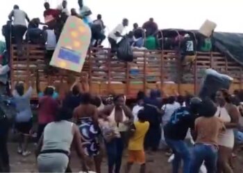 Saquean camión con ayudas para damnificados por el terremoto en Buenaventura