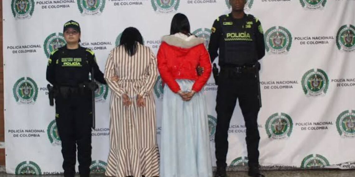 Capturan a dos mujeres con más de 9 kilos de droga adheridos a sus piernas en El Dorado