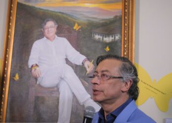 Petro devela su retrato en la Casa de Nariño antes de finalizar su mandato