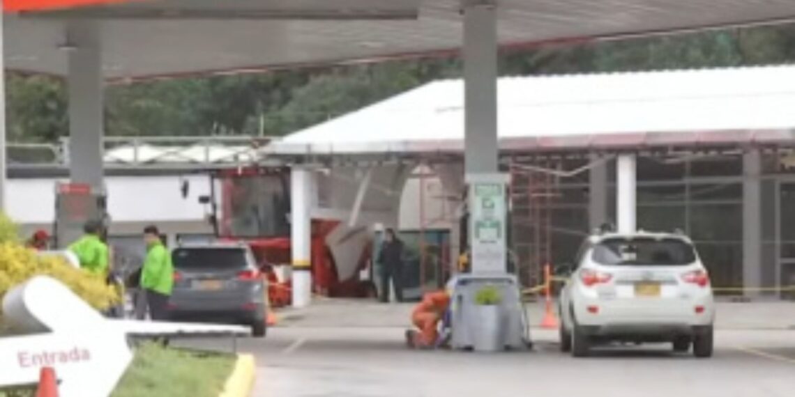 Delincuentes robaron cerca de $10 millones en estación de gasolina de la variante Palmar de Varela-Santo Tomás