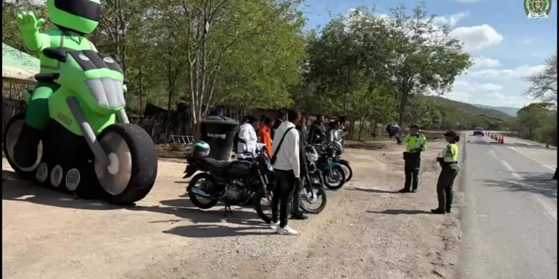 Policía promueve campaña de prevención para reducir riesgos en las vías de La Guajira